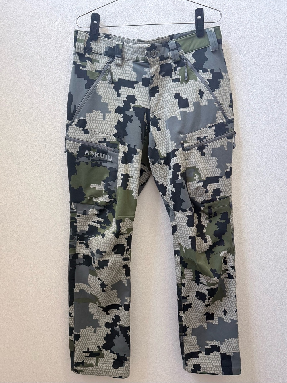 KUIU Men's Guide Hunting Pants - Green/Gray Verde Camo